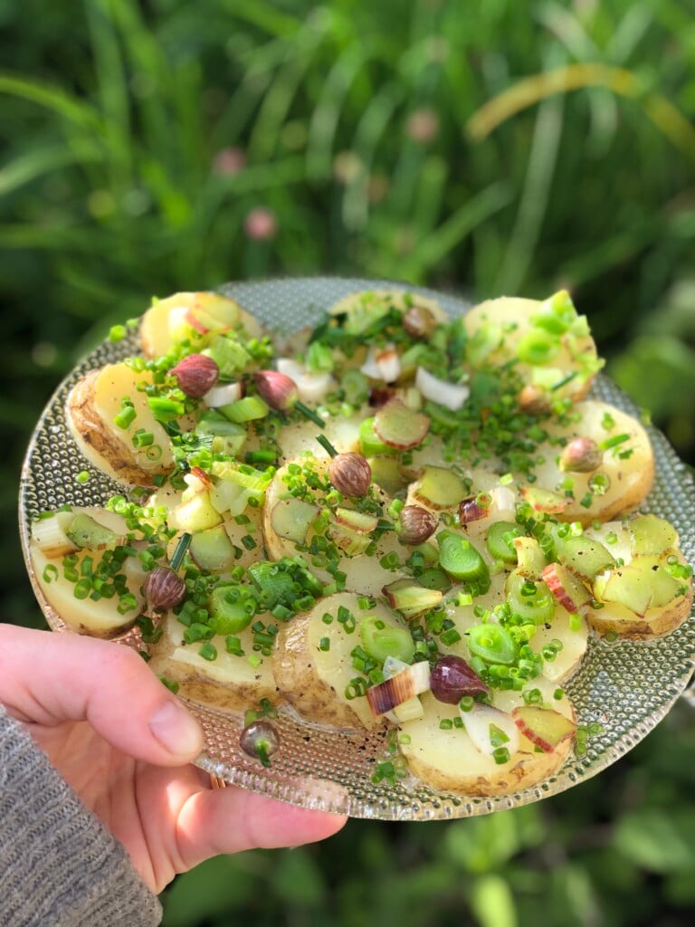 Recept på sommarens potatis med gräslök