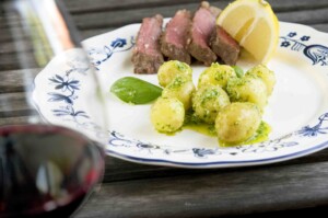 Grillad entrecote m basilikapotatis
