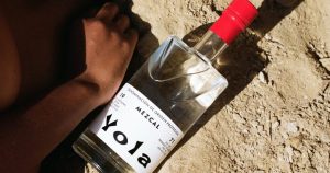 winetable_yola_mezcal