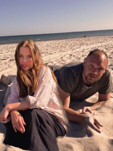 Porträttbild på Tankesmedjan i P3's Charlotte Wandt och Jonatan Unge