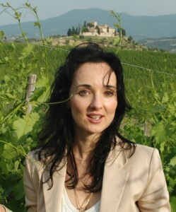 Någonting att dricka med Kerin O'Keefe, porträttbild i vinfält