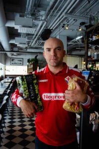 Gianni Bergmani kittad inför Negroni Week