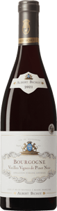 En flaska med Albert Bichot Bourgogne Vieilles Vignes de Pinot Noir 2021, ett rött vin från Bourgogne i Frankrike