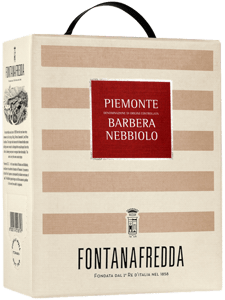 En box med Fontanafredda Piemonte Barbera Nebbiolo 2022, ett rött vin från Piemonte i Italien