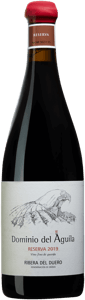 En flaska med Dominio del Aguila Reserva 2019, ett rött vin från Kastilien-León i Spanien