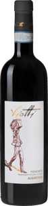 En flaska med Viotti Piemonte Albarossa 2016, ett rött vin från Piemonte i Italien