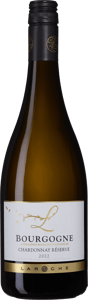 En flaska med Laroche Bourgogne Réserve 2022, ett vitt vin från Bourgogne i Frankrike