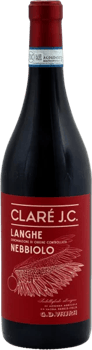 En glasflaska med G.D Vajra Claré JC Langhe Nebbiolo, ett rött vin från Piemonte i Italien