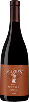 En glasflaska med Clos du Val Carneros Pinot Noir 2016, ett rött vin från Kalifornien i USA