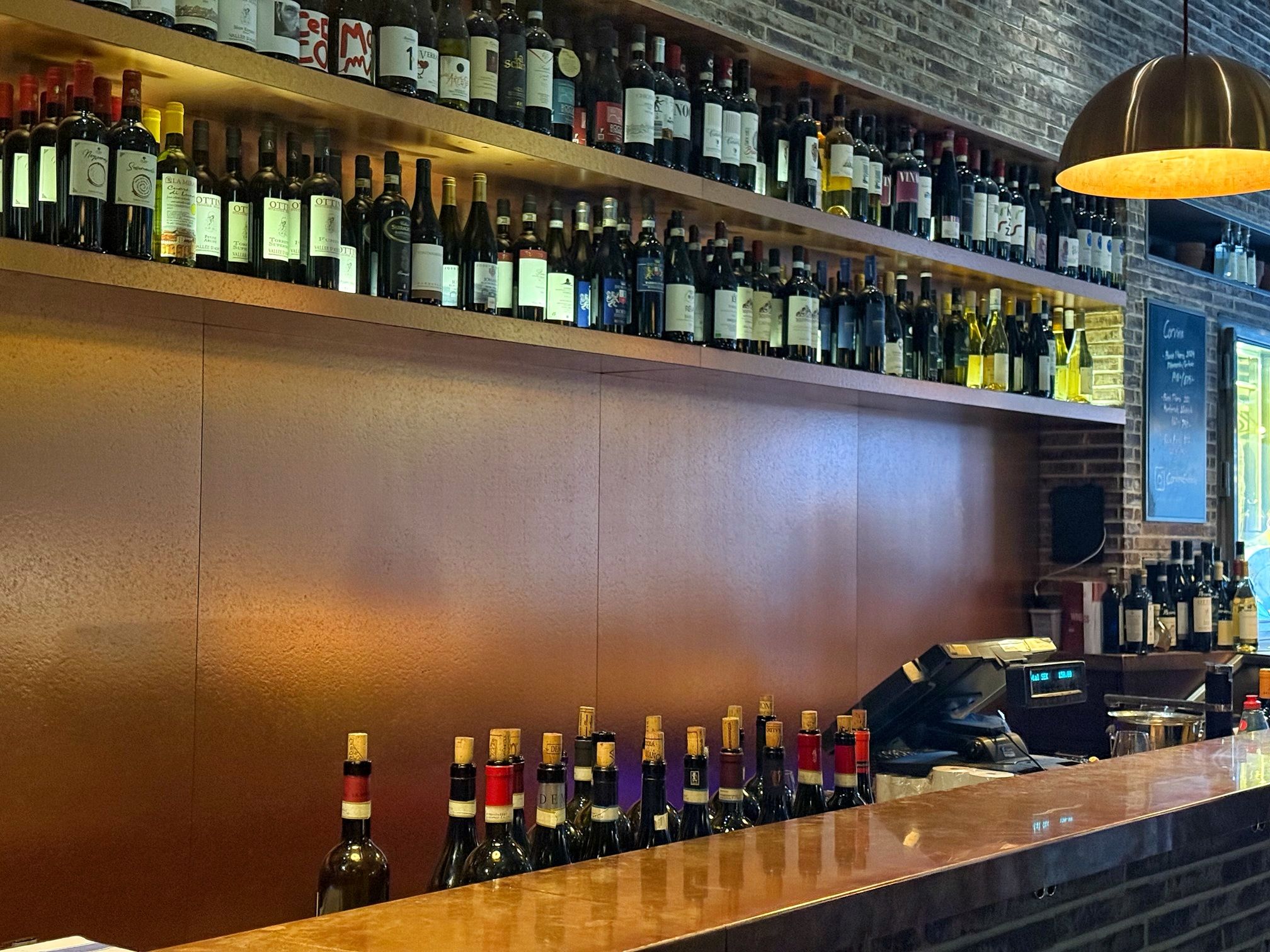 Italiensk vinbar Corvina Enoteca Bardisk