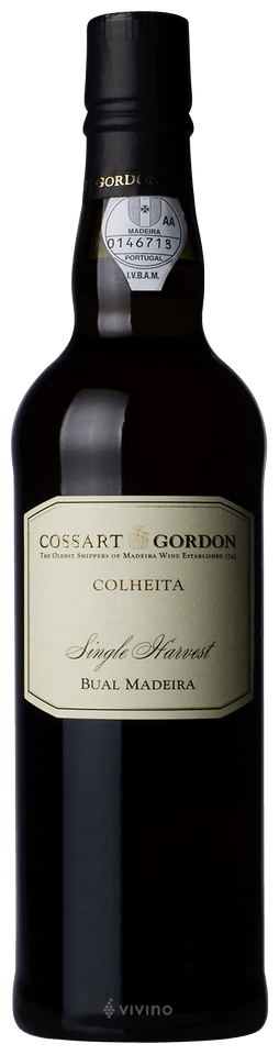 En glasflaska med Cossart Colheita Bual 2005, en starkvin från Madeira i Portugal