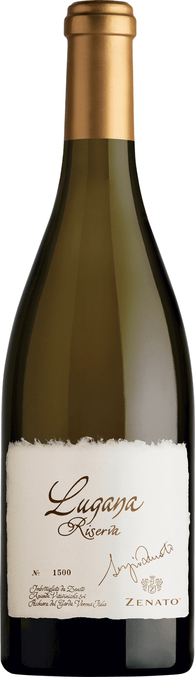 En glasflaska med Zenato Lugana Riserva 2020, ett vitt vin från Venetien i Italien