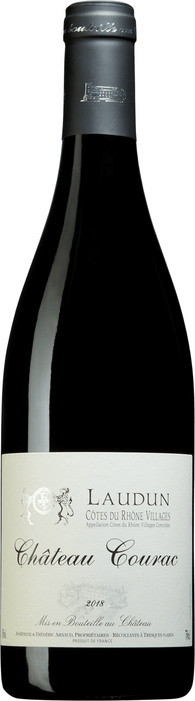 En glasflaska med Château Courac Côtes du Rhône Villages Laudun 2020, ett rött vin från Rhonedalen i Frankrike