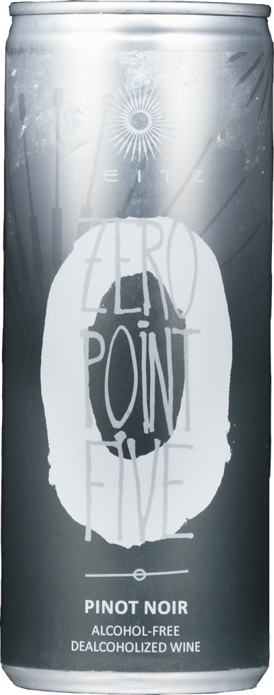 En burk med Leitz Zero Point Five Pinot Noir, en rött från Tyskland