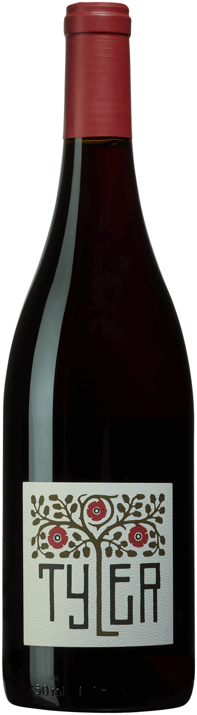 En glasflaska med Tyler Sta Rita Hills Pinot Noir 2021, ett rött vin från Kalifornien i USA