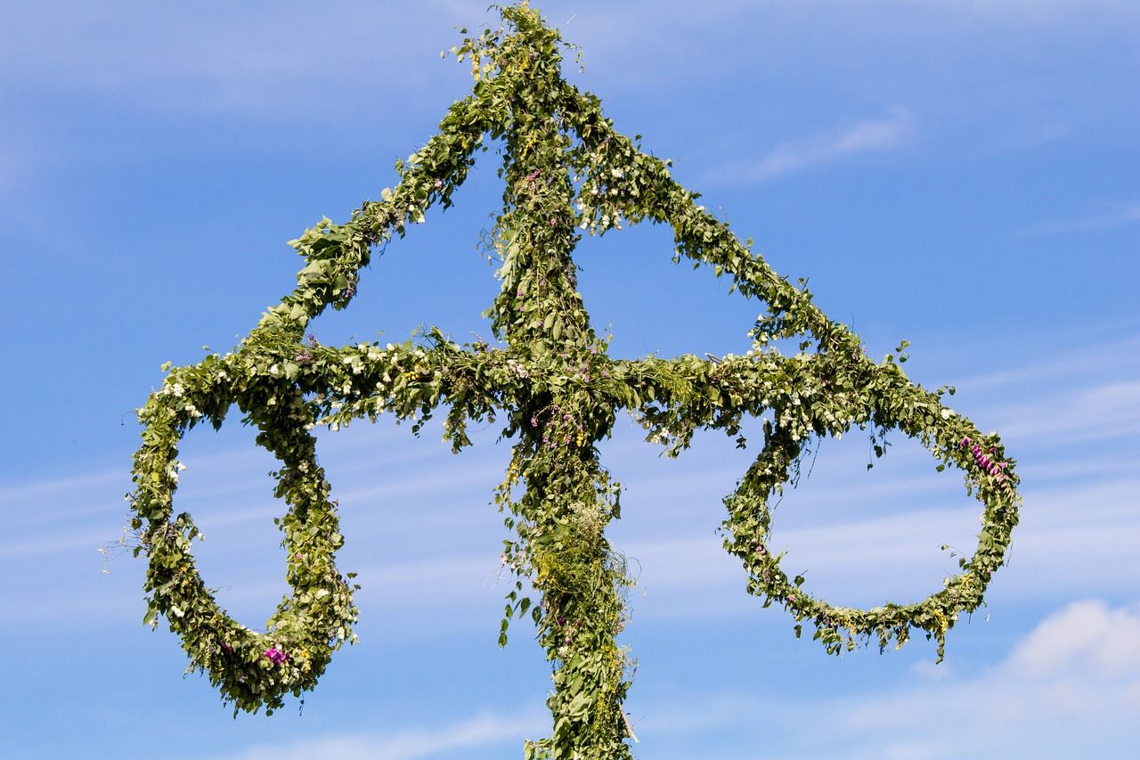 Bild på Vitt vin till midsommar!