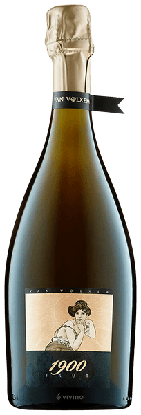 En glasflaska med Van Volxem 1900 Brut, en mousserande från Mosel i Tyskland