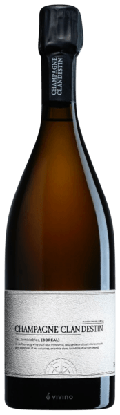 En lättare glasflaska med Clandestin Boréal Brut Nature R21 2021, ett champagne från Champagne i Frankrike