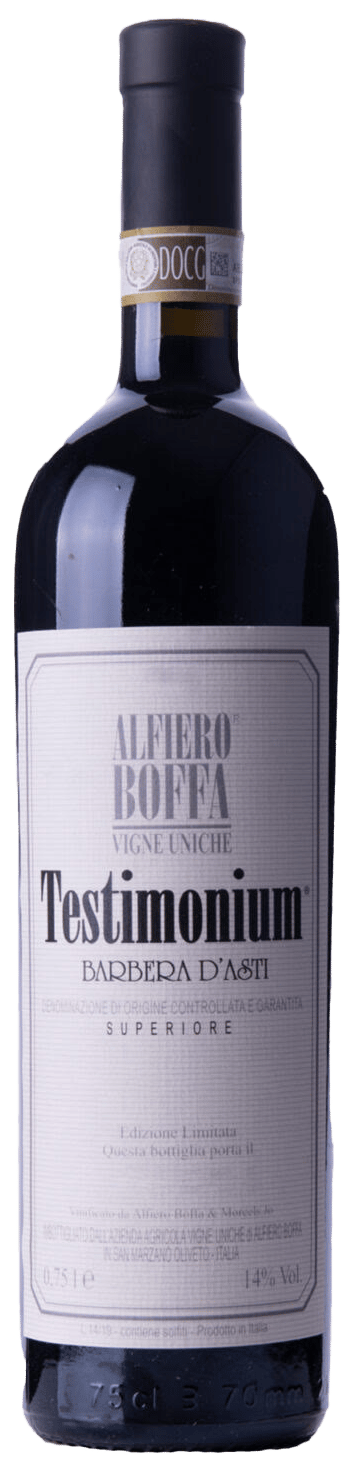 En glasflaska med Alfiero Boffa Barbera d'Asti Superiore Testimonium 2018, ett rött vin från Piemonte i Italien