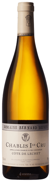 En glasflaska med Bernard Defaix Chablis Cote de Lechet Premier Cru 2022, ett vitt vin från Bourgogne i Frankrike