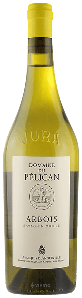 En glasflaska med Domaine du Pélican Savagnin Ouillé 2022, ett vitt vin från Jura i Frankrike
