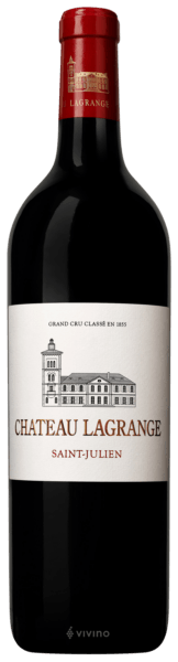 En glasflaska med Château Lagrange 2020, ett rött vin från Bordeaux i Frankrike