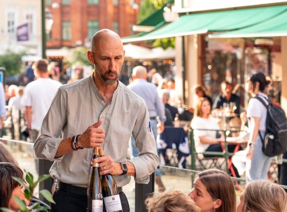 Servering vin Lilla Vinbaren
