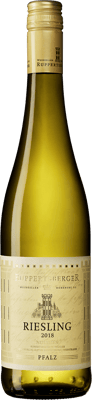 En lättare glasflaska med Ruppertsberger Nussbien Riesling Kabinett, ett vitt vin från Pfalz i Tyskland
