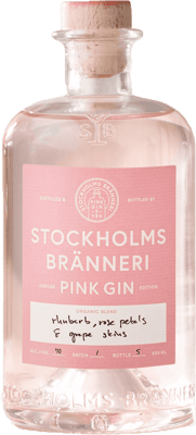 En lättare glasflaska med Stockholms Bränneri Pink Gin, en gin & Genever från Stockholms län i Sverige