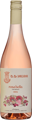 En glasflaska med G.D Vajra Rosabella, en rosévin från Italien