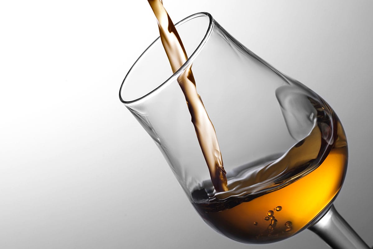 Bild på Enris och förföriska körsbär – vi testar Mackmyras nya whisky Körsbärsrök