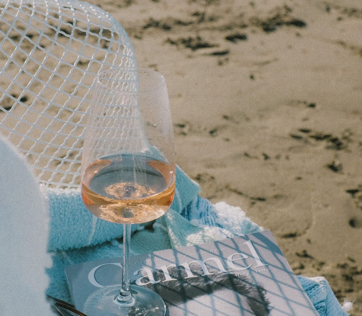 Bild på Grab a Bottle – After Beach Bubbles!
