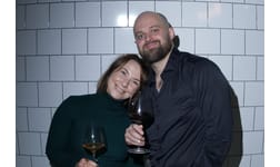 Någonting att dricka? – Vin med korkskadade Axel och Sara