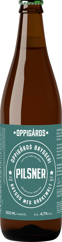 En glasflaska med Oppigårds Pilsner, en ljus lager från Sverige