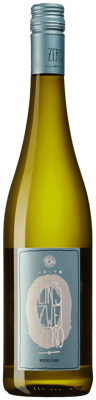 En lättare glasflaska med Leitz Eins Zwei Zero Riesling Alcohol Free, en vitt från Tyskland