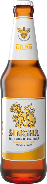En glasflaska med Singha, en ljus lager från Thailand