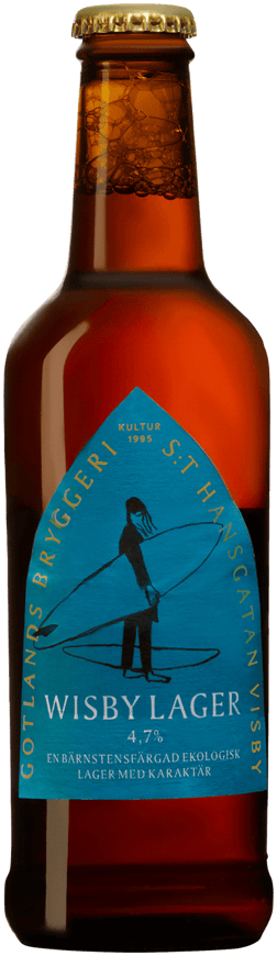 En glasflaska med Gotlands Bryggeri Wisby Lager Eko, en ljus lager från Sverige