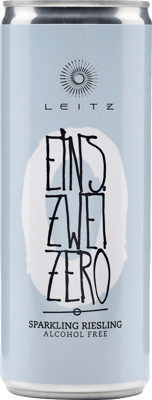 En burk med Leitz Eins Zwei Zero Sparkling Riesling, en mousserande från Tyskland