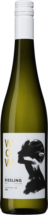 En lättare glasflaska med WOW Riesling, ett vitt vin från Washington State i USA