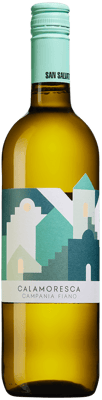 En lättare glasflaska med Calamoresca Fiano, ett vitt vin från Kampanien i Italien