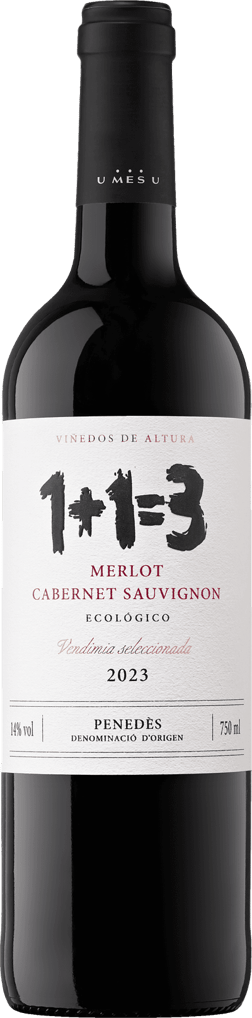 En lättare glasflaska med 1+1=3 Merlot Cabernet Sauvignon Ecológico 2023, ett rött vin från Katalonien i Spanien