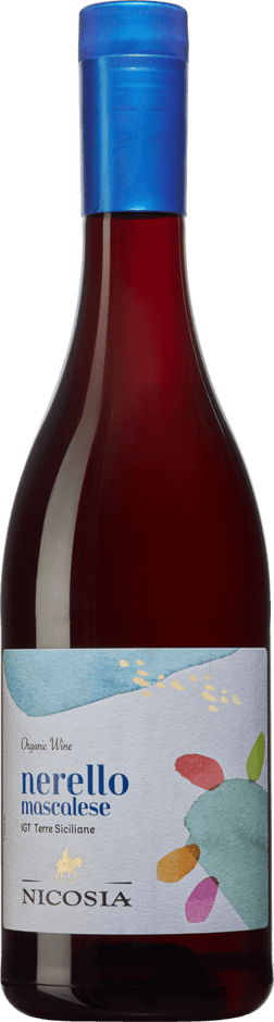 En pet-flaska med Nerello Mascalese Nicosia 2021, ett rött vin från Sicilien i Italien