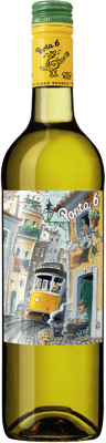 En lättare glasflaska med Porta 6 Branco, ett vitt vin från Lisboa i Portugal