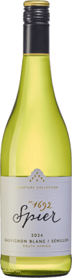 En lättare glasflaska med Spier Signature Sauvignon Blanc Sémillon, ett vitt vin från Western Cape i Sydafrika