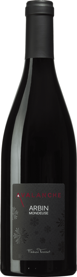 En glasflaska med Arbin Mondeuse Avalanche Trosset 2020, ett rött vin från Savoie i Frankrike