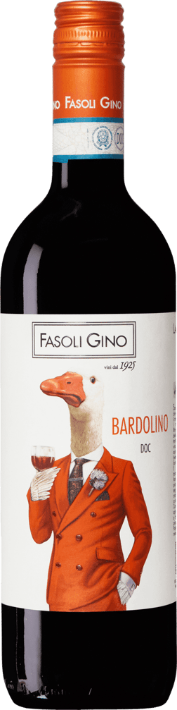 En lättare glasflaska med La Corte del Pozzo Bardolino 202, ett rött vin från Venetien i Italien