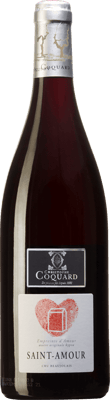 En glasflaska med Saint-Amour Empreinte d’Amour 2019, ett rött vin från Bourgogne i Frankrike