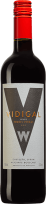 En lättare glasflaska med Vidigal Torres Vedras 2020, ett rött vin från Lisboa i Portugal