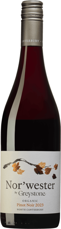 En glasflaska med Greystone Nor&#8217;wester Pinot Noir, ett rött vin från Canterbury i Nya Zeeland