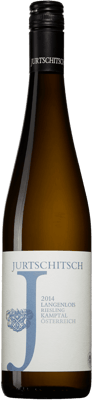 En lättare glasflaska med Jurtschitsch Langenlois Riesling 2021, ett vitt vin från Niederösterreich i Österrike